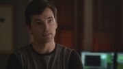 Pretty Little Liars S05E25 Ezra