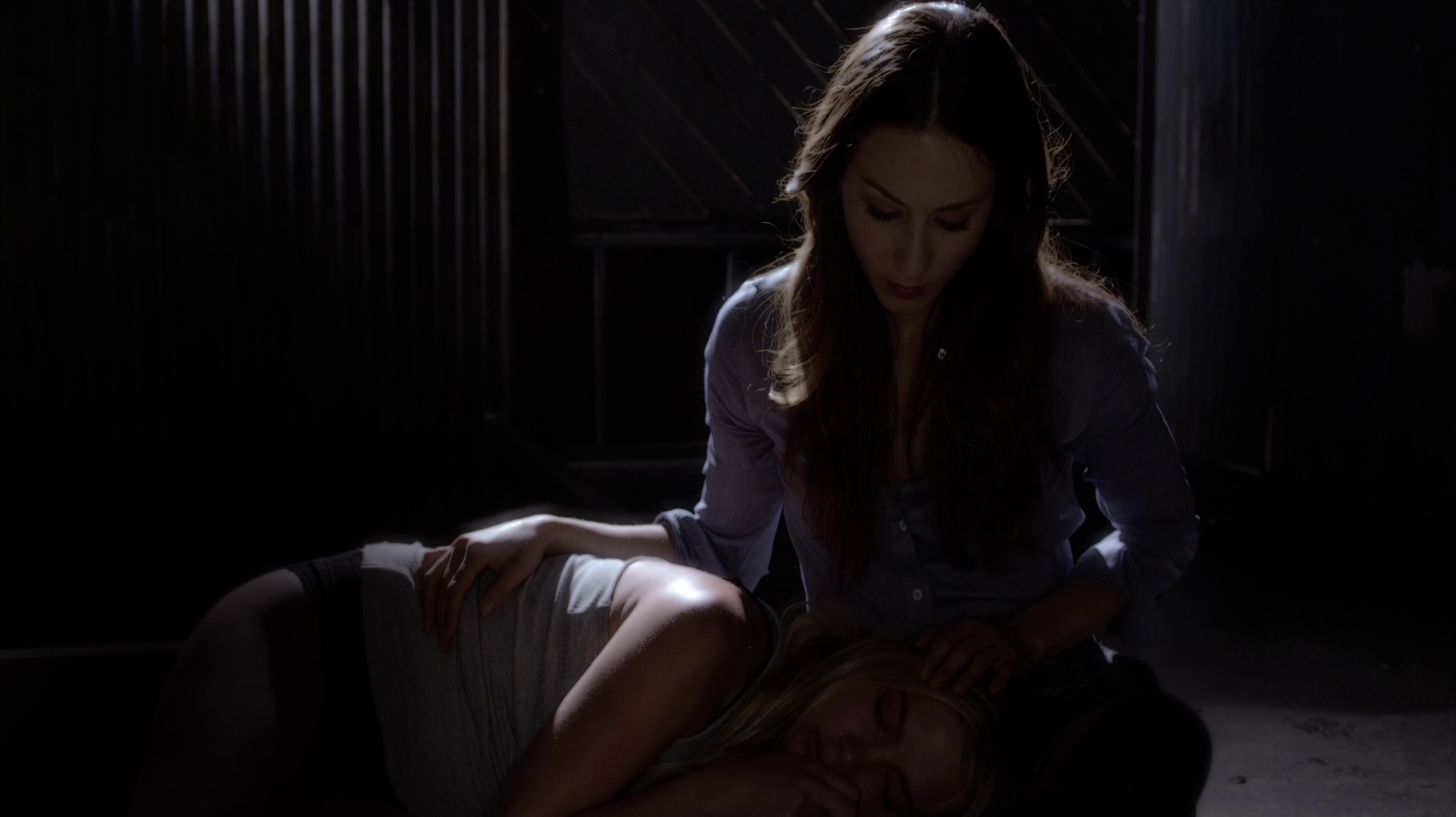 Pretty Little Liars': Did Alex & Mary Drake Escape Mona's