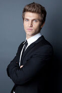 Keegan-allen-hot