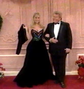 Dp7789.jpg (33 KB) Dian with announcer Rod Roddy in a tuxedo