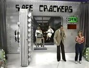 Safecrackerschristmas1983-11