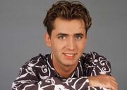Le-16-fevrier-1988-max-meynier-est-contraint-d-arreter-l-emission-en-raison-de-problemes-de-sante-il-est-alors-remplace-par-eric-galliano-qui-prend-les-commandes-du-jeu-mais-qui-animera-uniquement-quelques-numeros-