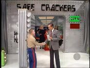 Safecrackersseason14premiere9