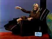 Showcases(12-30-1977)3.jpg (43 KB) December 30, 1977