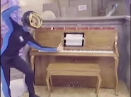 ChantelDive2.jpg (57 KB)