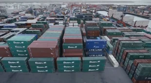 Docks-Container-Yard