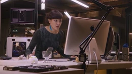 Toby discovers the Anomaly is closing and warns Mac to hurry up