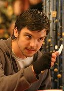 Andrew Lee Potts 25190 Medium