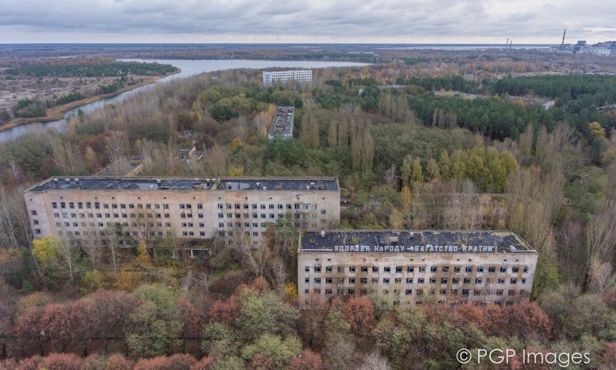 Медсанчасть 126 припять. Медсанчасть припять. Медсанчасть припять. Чернобыль медсанчасть 126. Подвал медсанчасти 126 в припяти.