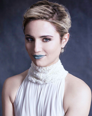 Emma on X: Uma mulher sem maquiagem não quer guerra com ngm.   / X