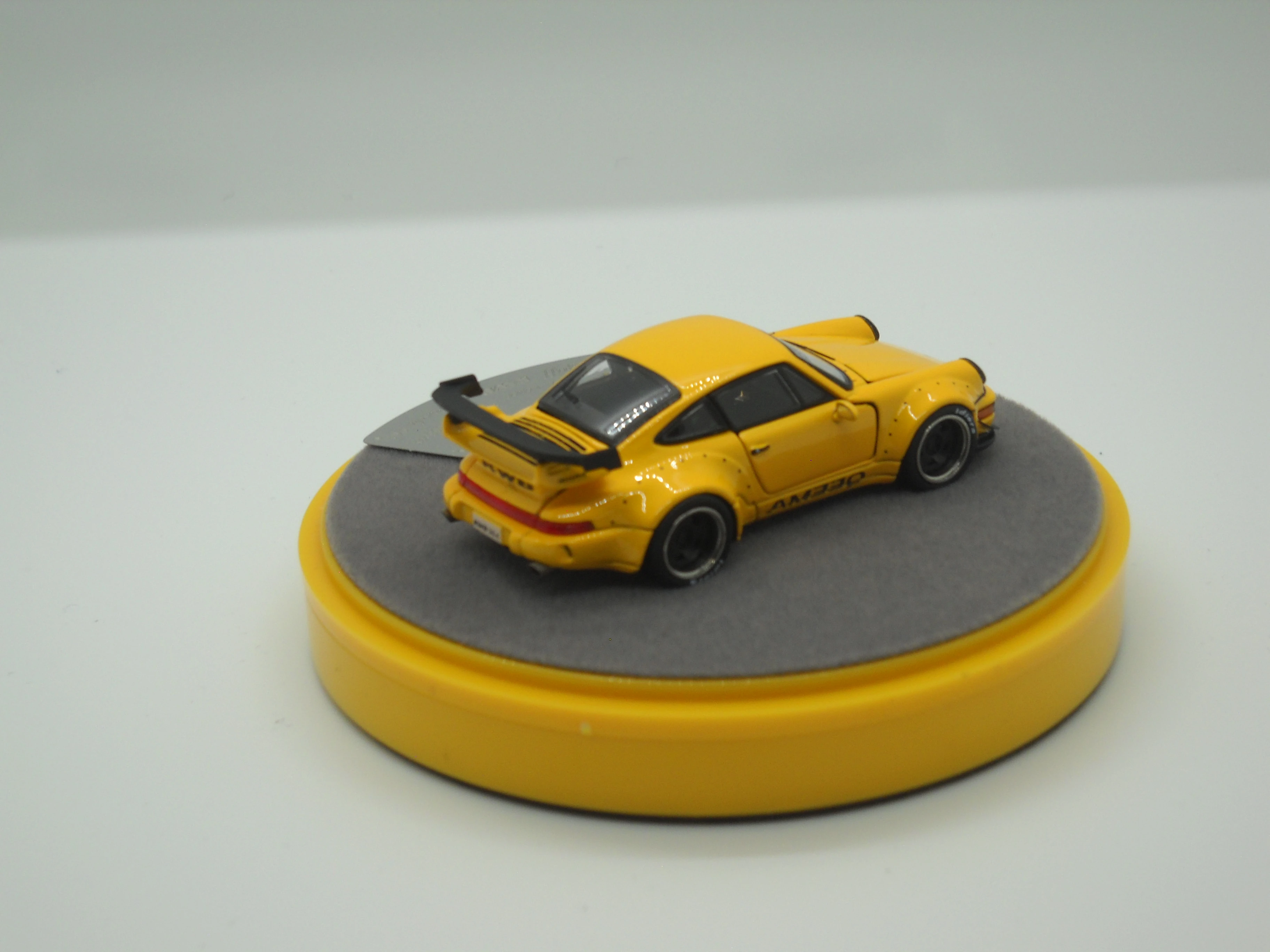 RWB 964 Yellow Premium | Private Goods Model (PGM) Wiki | Fandom