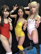 Hitomi poses with Yukine Sakuragi & YUE