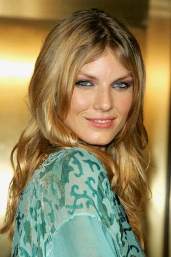 8,913 Angela Lindvall Photos & High Res Pictures - Getty Images