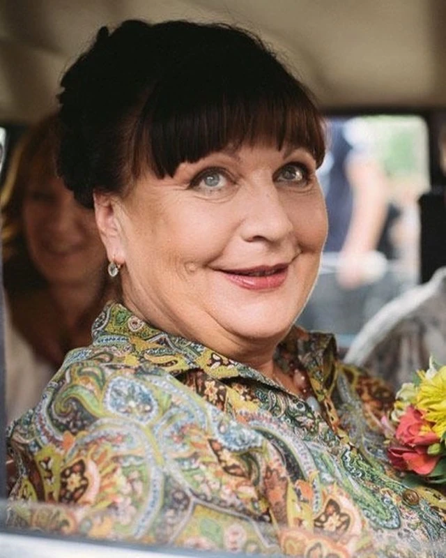 валюха из сватов биография