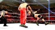 RAW 1048 Photo 100