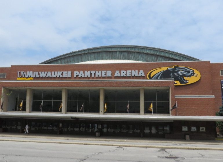 UW Milwaukee Panther Arena < Our Projects < Ring & DuChateau