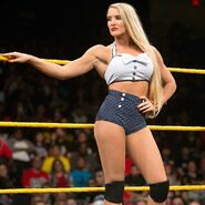 Lacey Evans - f58c93862fbab5d3760b8470d58d4578