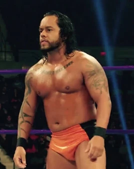 Louie Valle - DEdTR6GW0AAcPwB