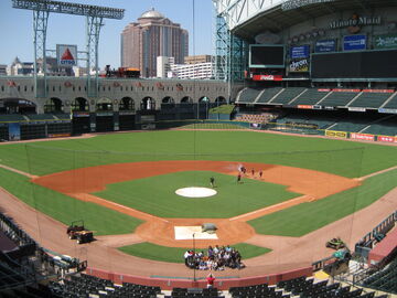 Juiced with Quirks: Minute Maid Park a unique, Texan venue – The