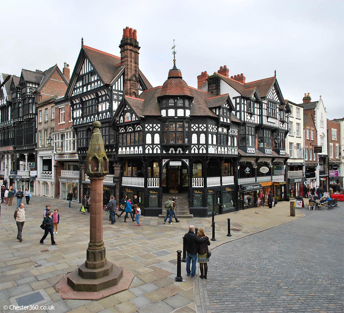 Chester england. Chester город в Великобритании. Графство Чешир Англия. Честер Сити город. Честер Англия достопримечательности.