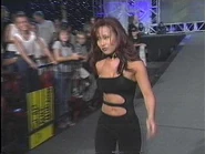 Leia Meow coming to the ring.