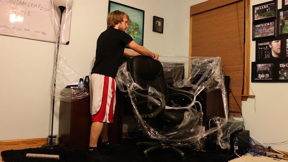 PLASTIC WRAP PRANK REACTION! Psycho kid Wiki Fandom