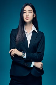 Kaede Aono as Ichika Sakasaki