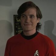 Peter Kirk, alferes na USS Enterprise (NCC-1701).