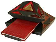 O livro e seu holocron Sith.
