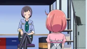 Naru talking to Ito