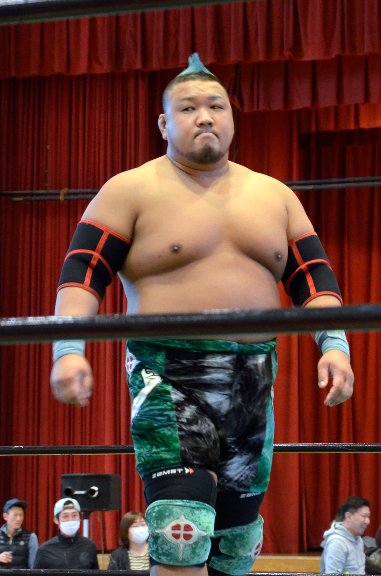 Jinsei Shinzaki - Wikipedia