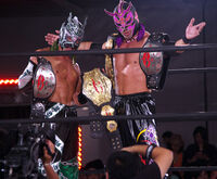 Dragon Kid and K-ness as Open The Twin Gate Champions