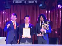 Contract signing between champion YAMATO and challanger Naruki Doi