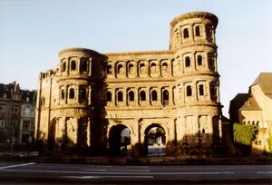 800px-Trier porta nigra