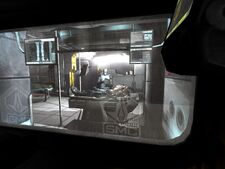 A Strogg unit is examined in one of Hannibal's MedLabs