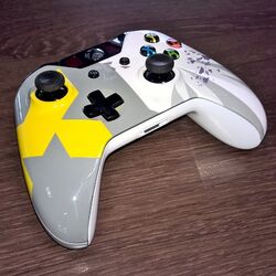 A customized Xbox One Controller for Quantum Break.