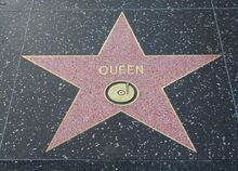 800px-Queen-star-hollywood