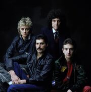 Queen Greatest Hits (foto completa)