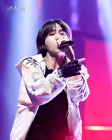 Hwi (THE NEW SIX)