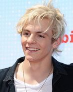 Ross Lynch- 101530377847634715716486041868056819687654 n