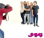 R5-behind-the-scenes-photoshoot-4