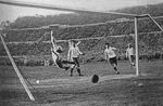 Uruguay goal v argentina 1930