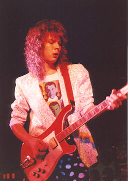 Paul gilbert pink outlet guitar