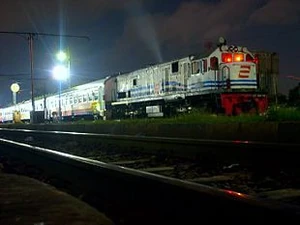 Kereta api Senja Utama Yogya | Kereta Api Indonesia Wiki | Fandom