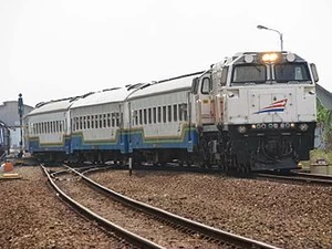 Kereta bisnis senja utama