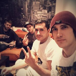 Porta Wiki Rap Fandom Que acentua lo alusivo a lo que es hacer musica con estilo. porta wiki rap fandom