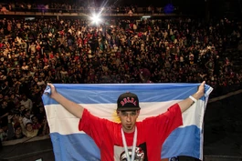 Dtoke, con el público argentino después de salir campeón de la nacional del 2015.