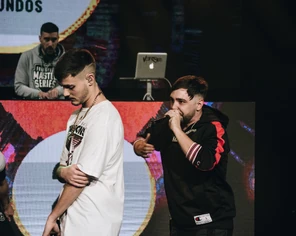  vs.  I Una de las batallas más anticipadas de la jornada.