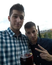 Chuty junto a su gran colega Skone.