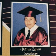 Jony en una antigua foto de su anuario (Foto filtrada por cortesía de alguien que había ido a la misma escuela que Jonahatán)